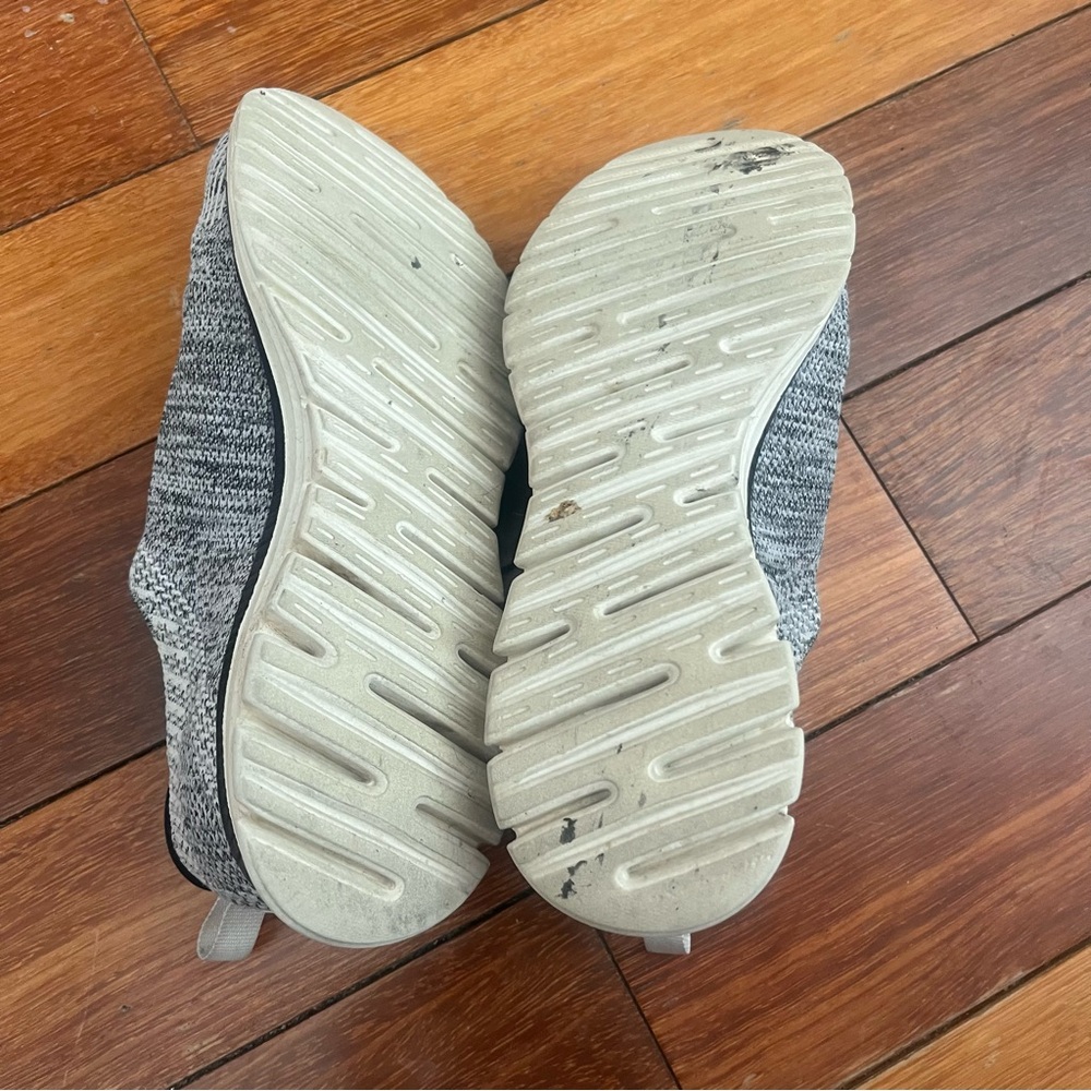 Skechers Luminate size 7.5 - Picture 8 of 10